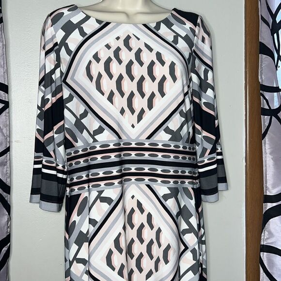 Calvin Klein 3/4 Sleeve Round Neck Geometric Pattern Gray/Pink Jersey Dress Sz 6 - Picture 4 of 10